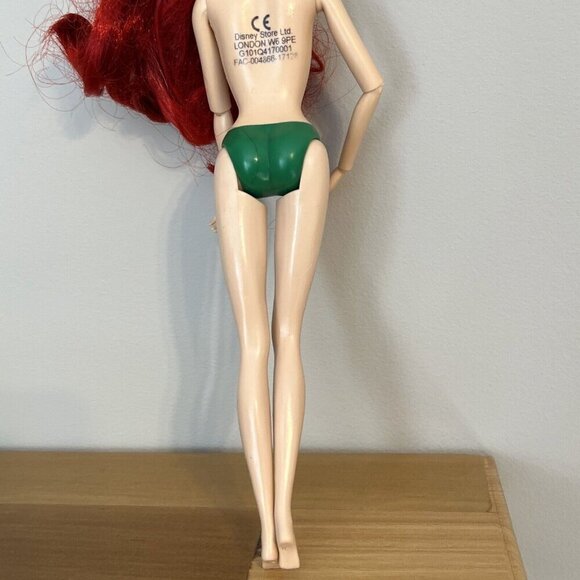 Vintage 90's Disney Store The Little Mermaid Ariel Barbie w/outfit - Picture 14 of 16